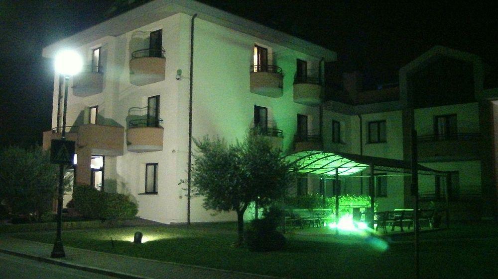 Hotel Da Vito Campagna Lupia Exterior foto