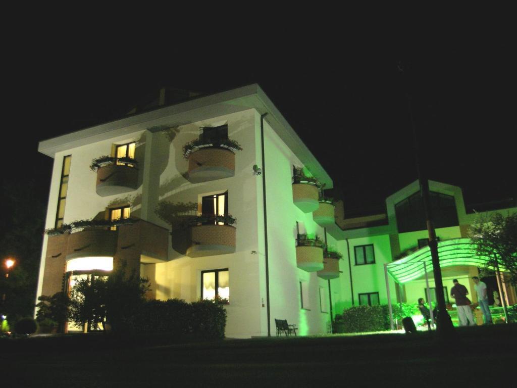 Hotel Da Vito Campagna Lupia Exterior foto