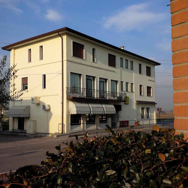 Hotel Da Vito Campagna Lupia Exterior foto